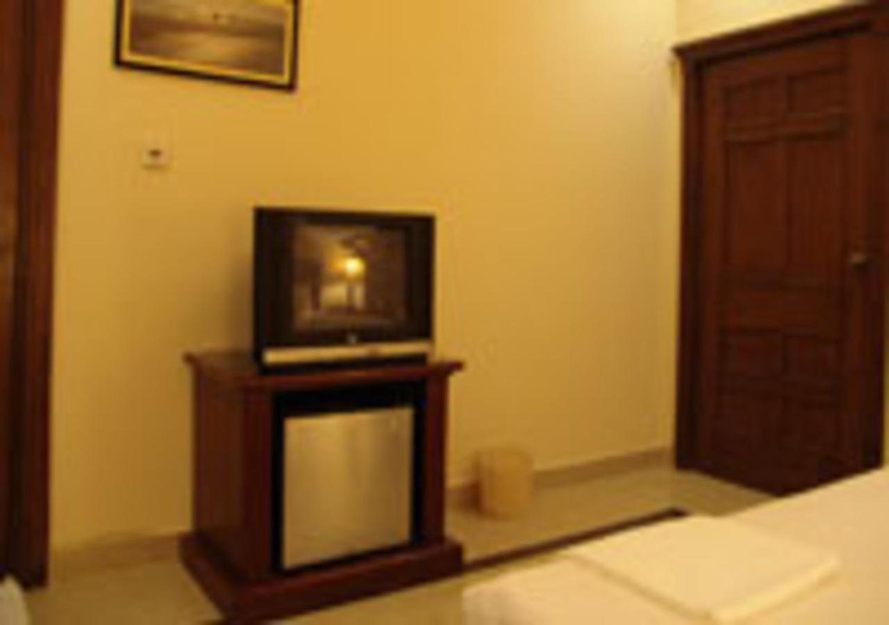 Rajone Hotel Faisalabad Eksteriør bilde
